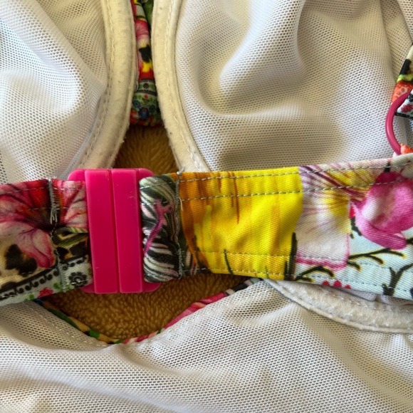 ASOS DESIGN Curve Underwired Swimsuit In Festival Tropical Print - Picture 9 of 13